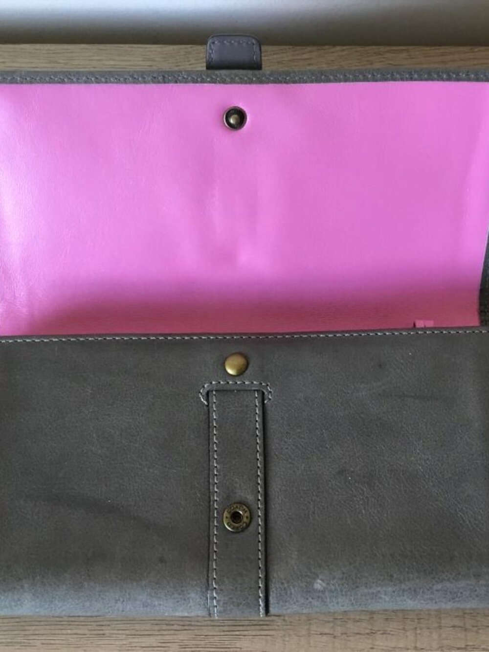 Coach Legacy Garcia Trifold Gray Leather Wallet w/bold Brass Buckle EUC - Picture 4 of 7
